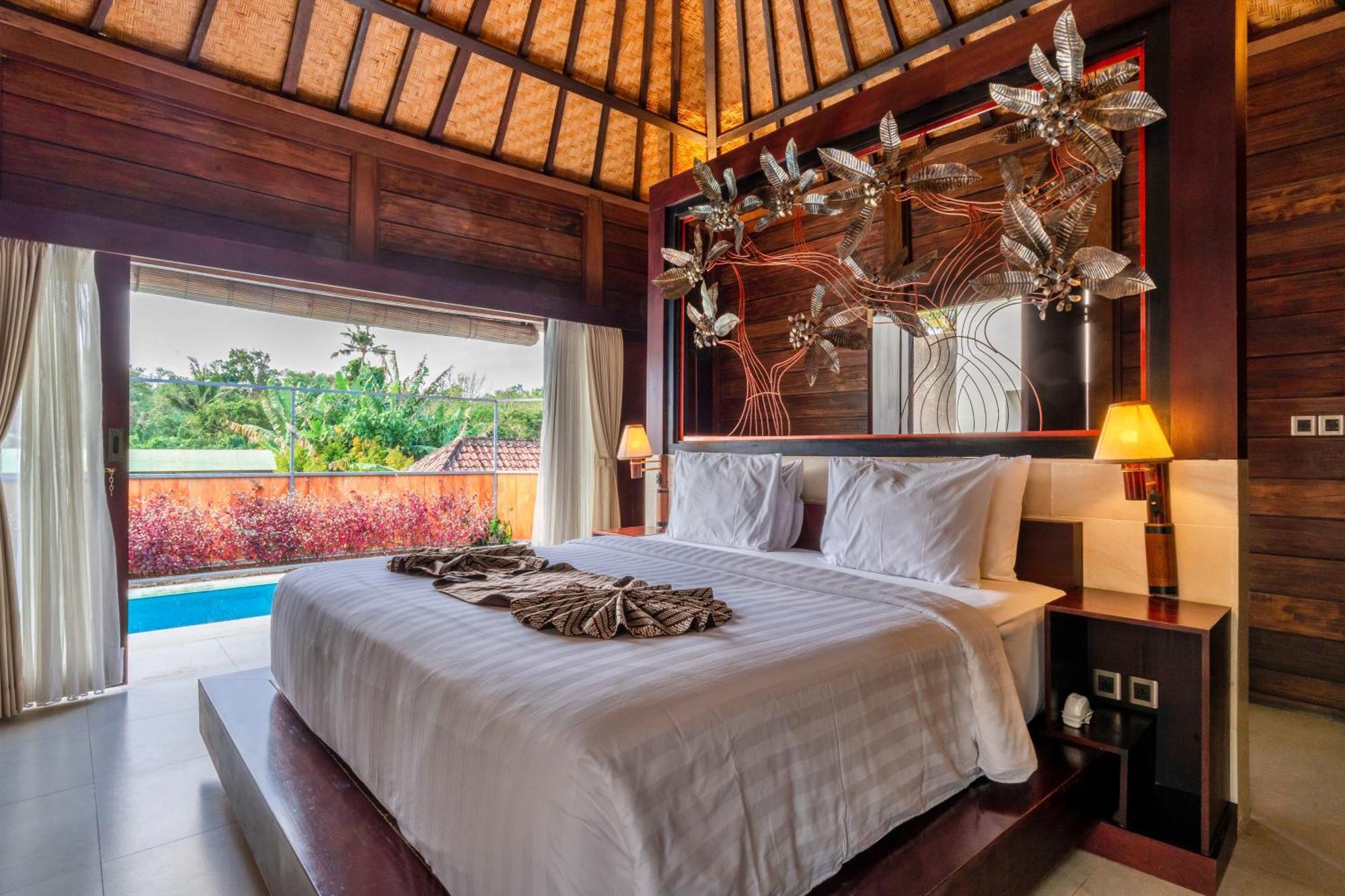 Sri Abi Ratu Villas Sukawati Exterior foto